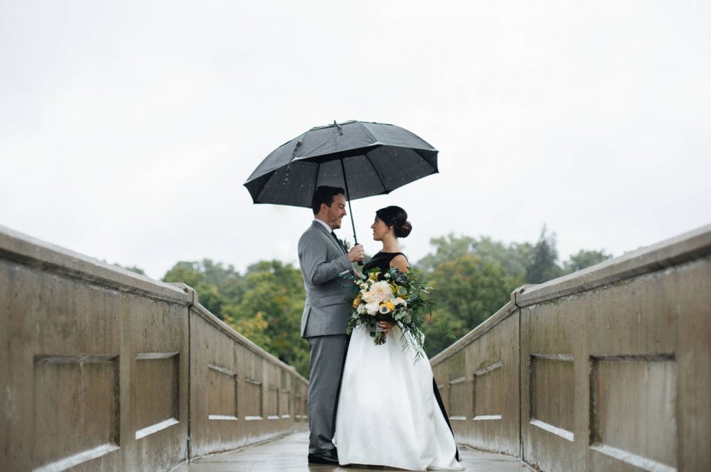 จัดงานแต่งงานช่วงหน้าฝน ให้สวยปังสู้สายฝน!