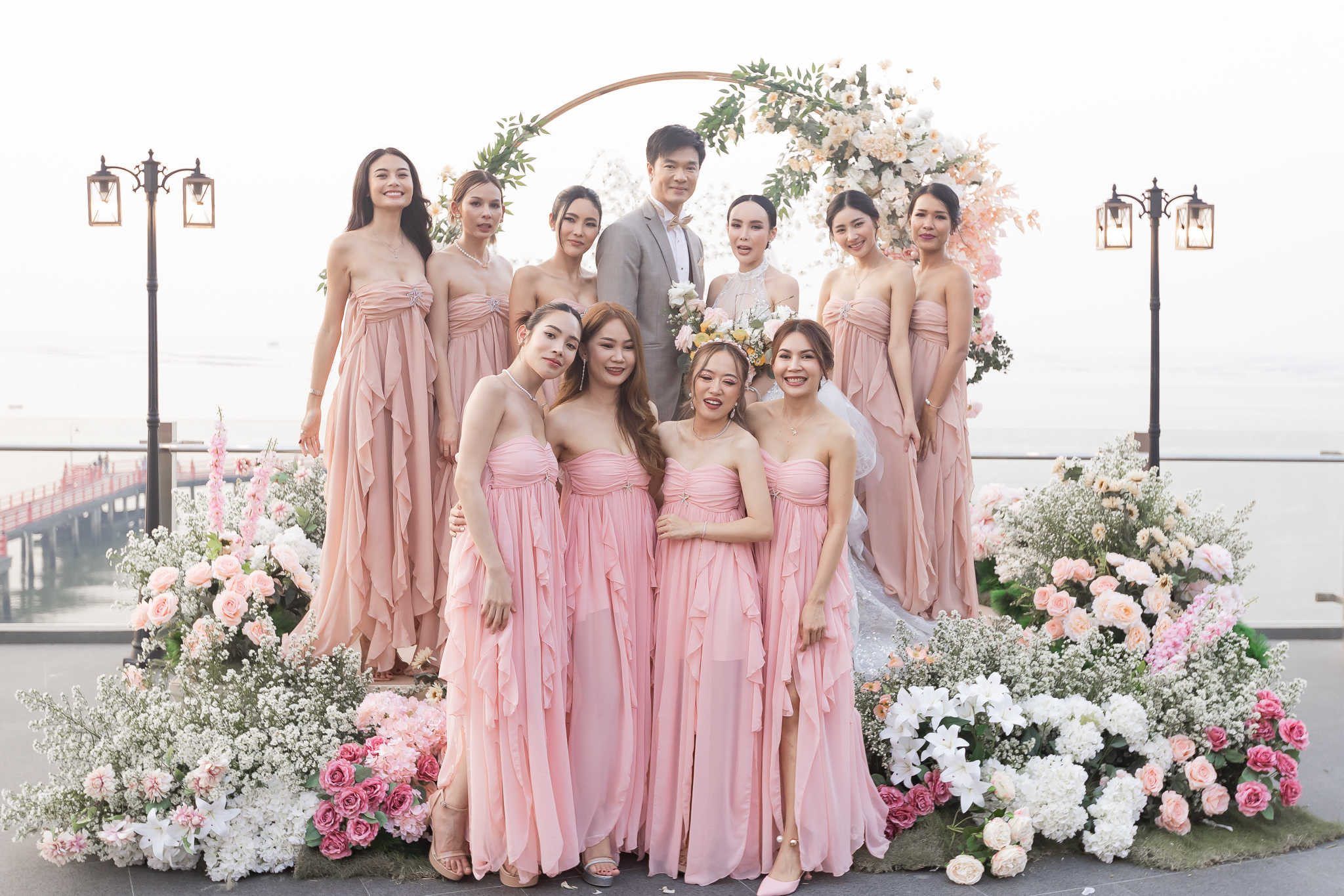 Mix & Match color bridesmaid dress Wedding Trend 2024 วางแผนแต่งงาน ไอเดียแต่งงาน เทรนด์แต่งงาน2024