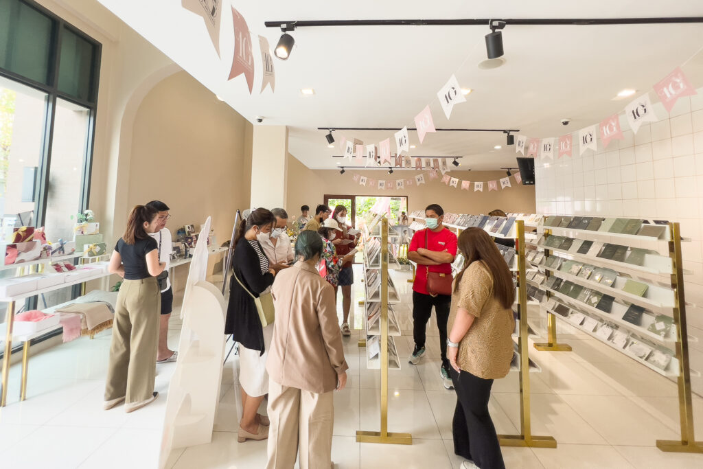เลือกแบบที่ใช่ในสไตล์ที่ชอบ ขั้นตอนการสั่งการ์ด ร้านการ์ดแต่งงานชื่อดัง ร้านการ์ดแต่งงานกรุงเทพฯ การ์ดแต่งงาน หาร้านการ์ดแต่งงาน แต่งงาน