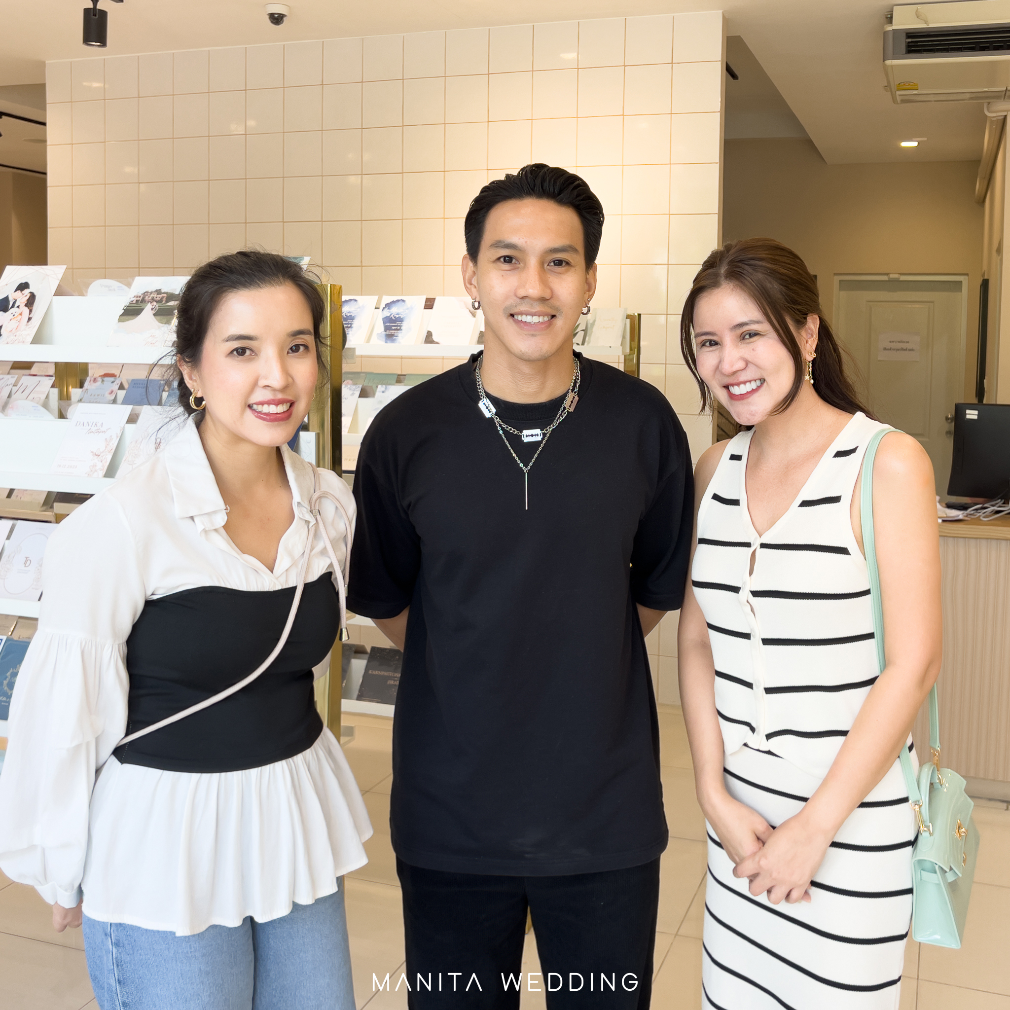 ลีซอ ธีรเทพ - เฟี๊ยต อภิสรารัชต์ นักกีฬาแต่งงาน คนดังแต่งงาน คนดังแต่งงาน2025 ดาราแต่งงาน2568 คู่รักนักกีฬา การ์ดแต่งงาน หาร้านการ์ดแต่งงาน แต่งงาน ของชำร่วยราคาประหยัด ของรับไหว้ประหยัดงบ จัดงานแต่งสไตล์นักกีฬา