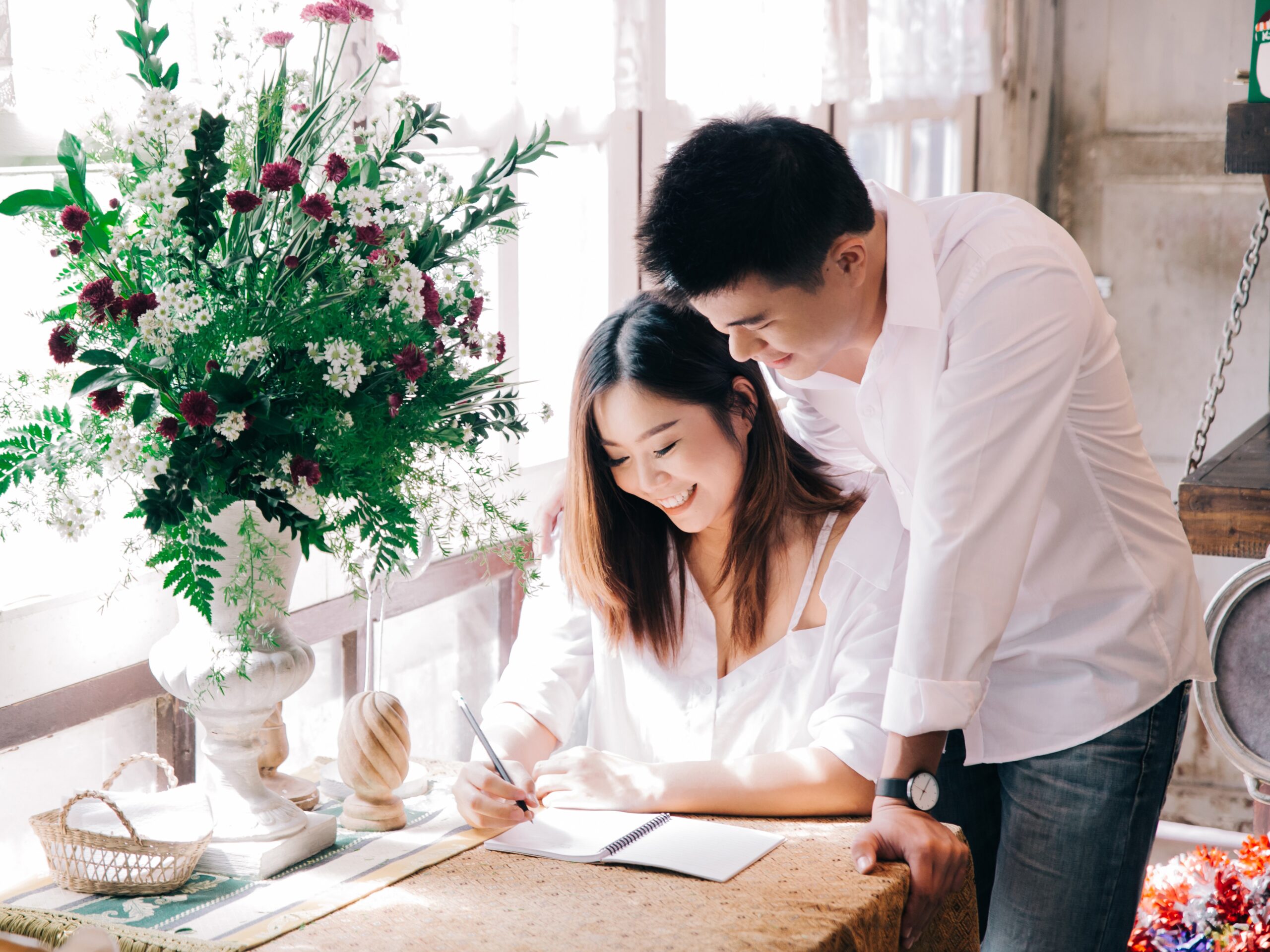 กำหนดธีมและโทนสี เลือกการ์ดแต่งงาน การ์ดแต่งงานตรงธีม การ์ดแต่งงานสวยหรู Manita Wedding การ์ดแต่งงานมินิมอล การ์ดแต่งงานพาสเทล การ์ดแต่งงานโทนสี ร้านการ์ดแต่งงาน จัดงานแต่ง ร้านการ์ดแต่งงาน ทำการ์ดแต่งงาน งานแต่งสวยหรู สถานที่จัดงานแต่ง แต่งงานงบประหยัด แต่งงานมินิมอล