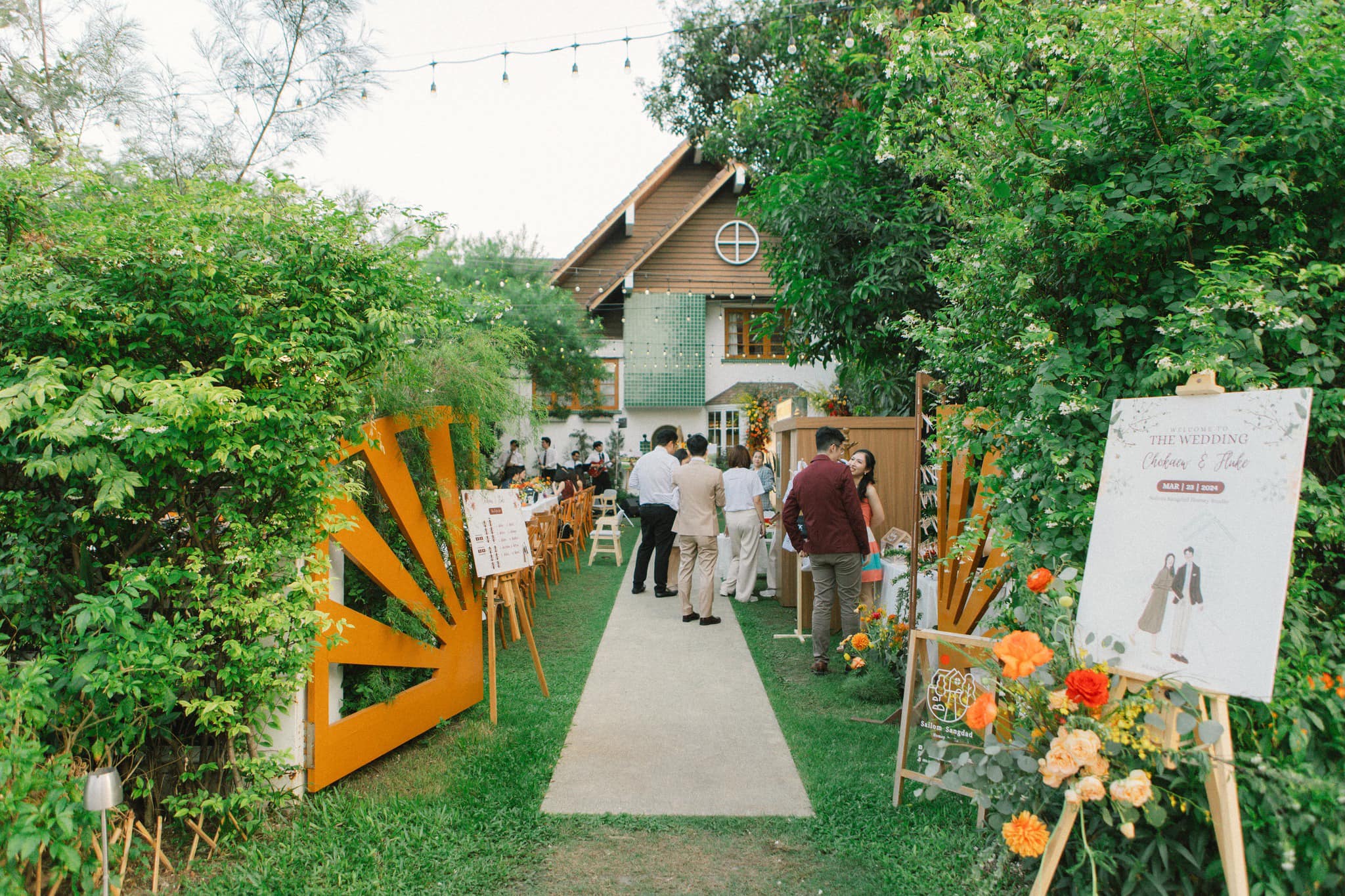 Home & Resort Wedding อบอุ่นเหมือนงานในสวนหลังบ้าน เทรนด์งานแต่ง เทรนด์งานแต่งปี 2026 ธีมงานแต่ง 2026 สีงานแต่ง 2026 สไตล์งานแต่งยอดนิยม ไอเดียจัดงานแต่ง งานแต่งมินิมอล Barn Wedding Elegant Wedding โทนสีงานแต่ง เทรนด์เค้กแต่งงาน จัดงานแต่ง ร้านการ์ดแต่งงาน ทำการ์ดแต่งงาน งานแต่งสวยหรู สถานที่จัดงานแต่ง แต่งงานงบประหยัด แต่งงานมินิมอล